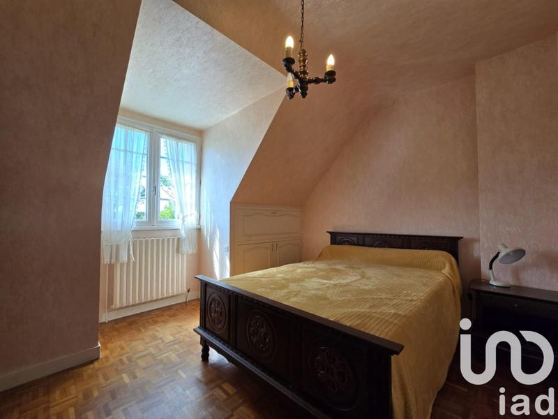 Maison - 185 m² - 8 pièces