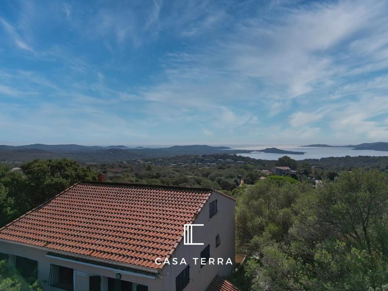 Maison - 240 m² - 12 pièces