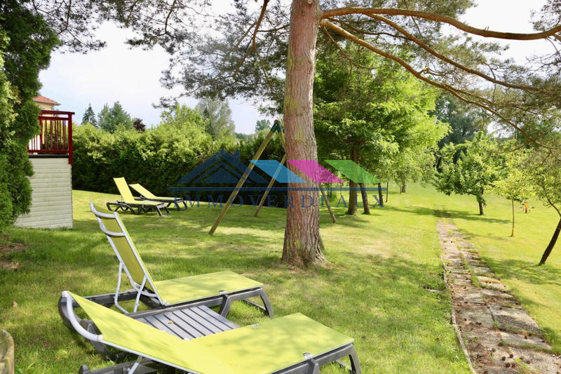 Local commercial - 1 800 m² - 25 pièces