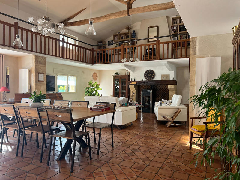 Maison - 227 m² - 5 pièces