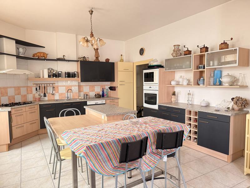 Maison - 289 m² - 7 pièces