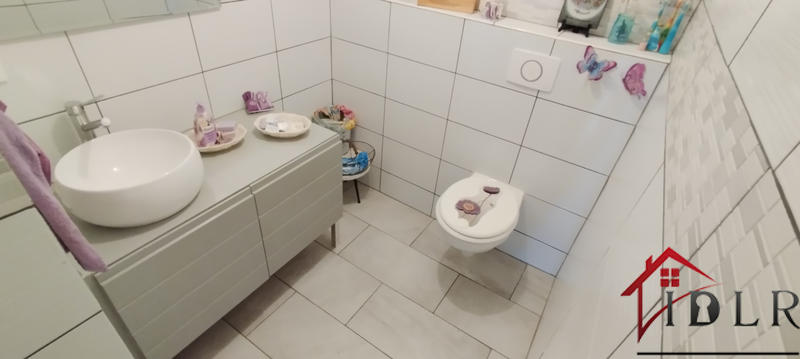 Maison - 220 m² - 7 pièces