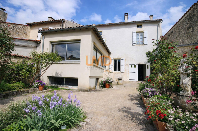 Maison - 152 m² - 7 pièces