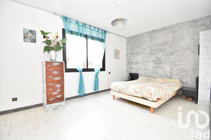 Maison - 177 m² - 7 pièces