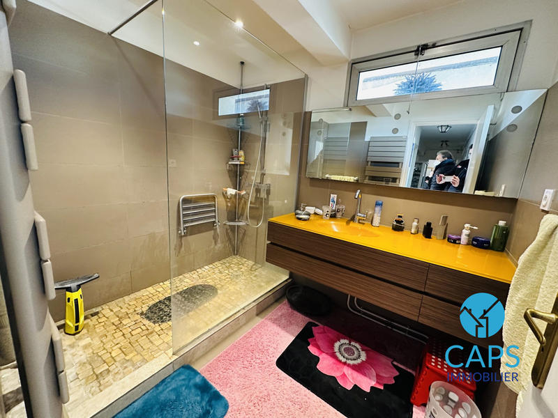 Appartement - 95 m² - 4 pièces