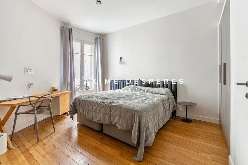 Appartement - 216 m² - 8 pièces