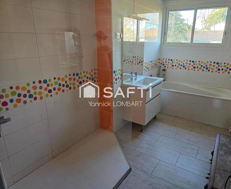 Maison - 199 m² - 8 pièces