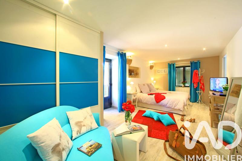 Maison - 760 m² - 21 pièces