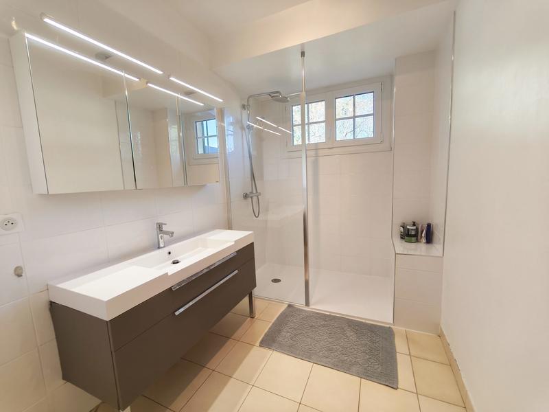 Maison - 187 m² - 10 pièces