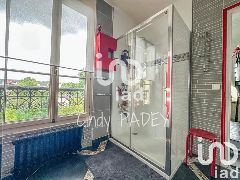 Maison - 220 m² - 9 pièces