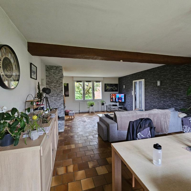 Maison - 240 m² - 8 pièces