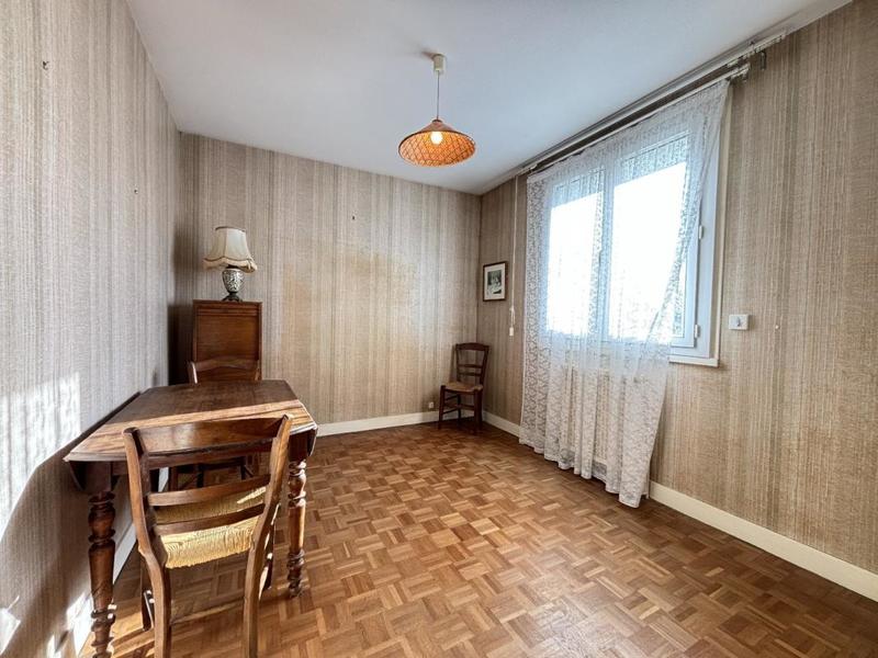 Maison - 87 m² - 6 pièces