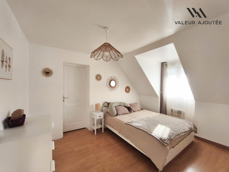 Maison traditionnelle - 109 m² - 6 pièces