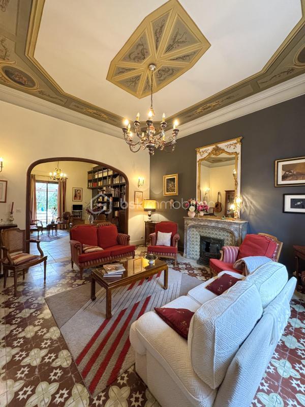 Demeure - 350 m² - 8 pièces