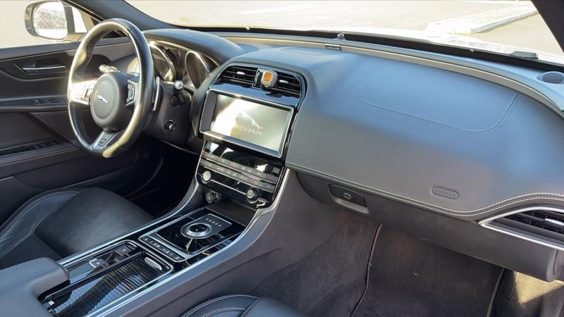 Jaguar Xe 2.0d 180 Bva8 R-Sport