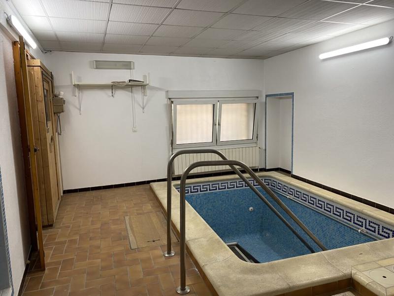 Maison de ville - 240 m² - 12 pièces