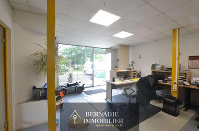 Local d'activité / Entrepôt - 380 m²