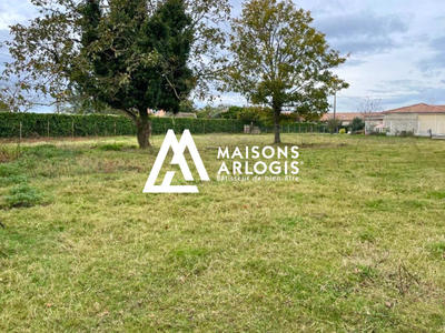 Terrain constructible - 680 m²