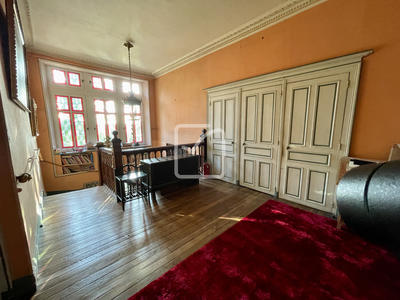 Maison - 525 m² - 16 pièces