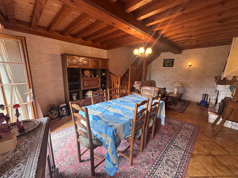 Maison - 210 m² - 9 pièces