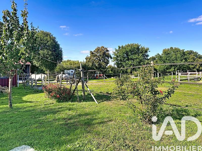 Maison - 408 m² - 6 pièces