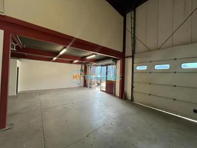 Local d'activités - 245 m²