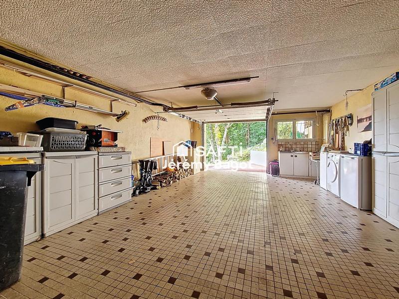 Maison - 240 m² - 7 pièces