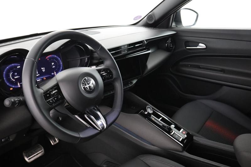 Alfa Romeo Junior 1.2 Ibrida Speciale Dct6 136 ch