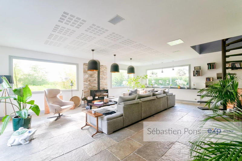 Maison - 269 m² - 9 pièces