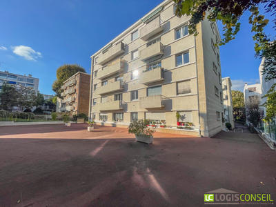 Local commercial - 113 m² - 5 pièces