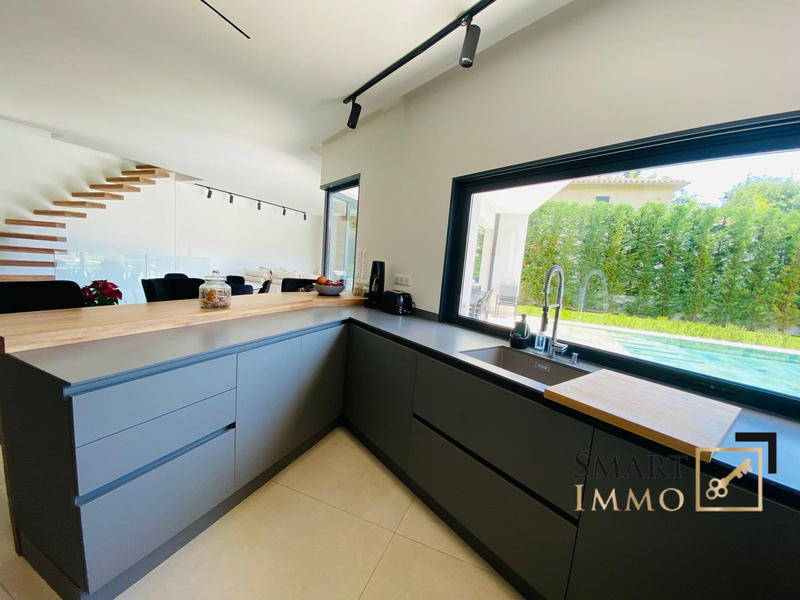 Villa - 230 m² - 6 pièces