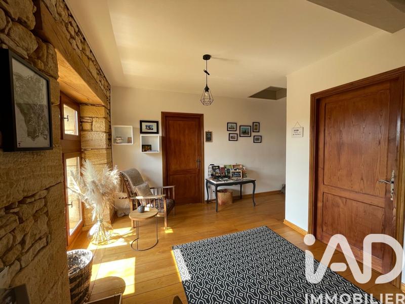 Maison - 230 m² - 6 pièces