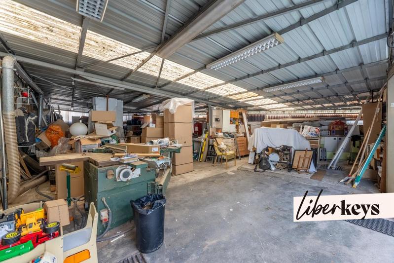 Local commercial - 362 m² - 7 pièces