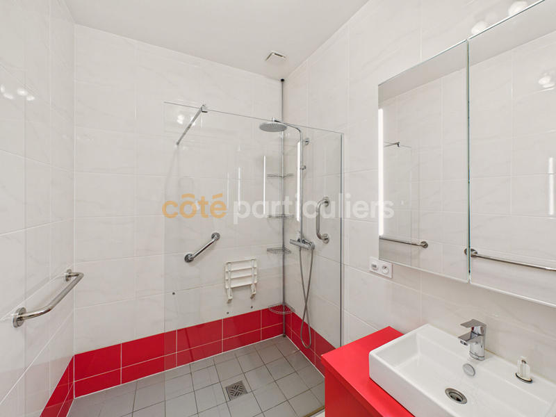 Maison - 180 m² - 7 pièces