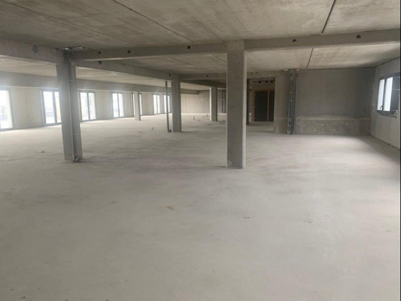Bureau - 593 m²