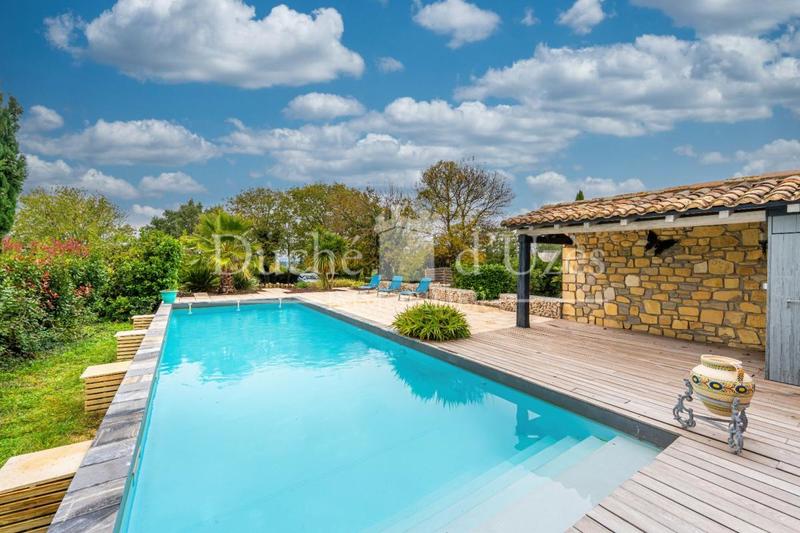 Propriété - 280 m² - 12 pièces