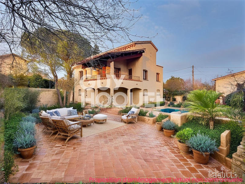 Maison - 200 m² - 8 pièces