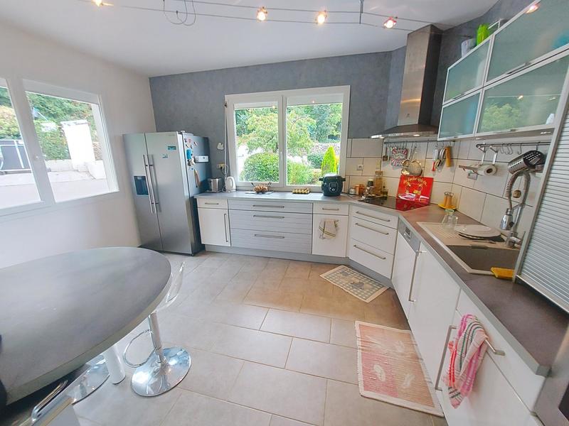 Maison - 161 m² - 8 pièces