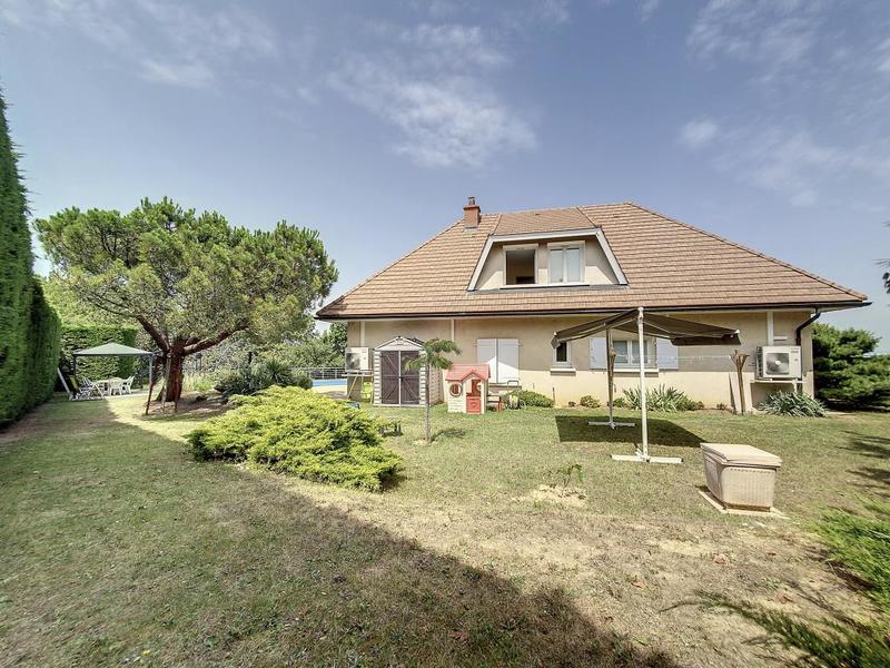 Maison - 260 m² - 8 pièces