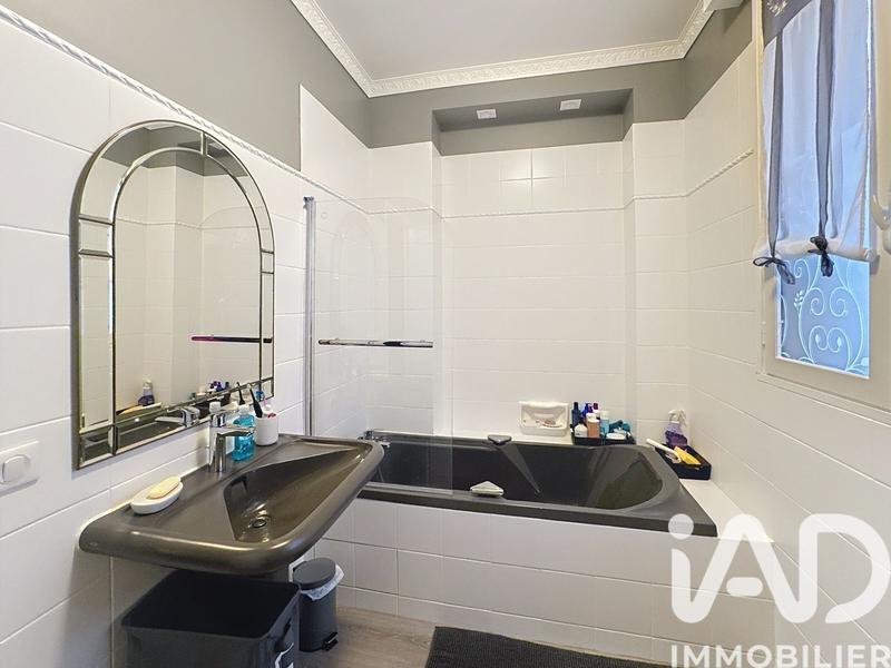 Maison - 180 m² - 9 pièces