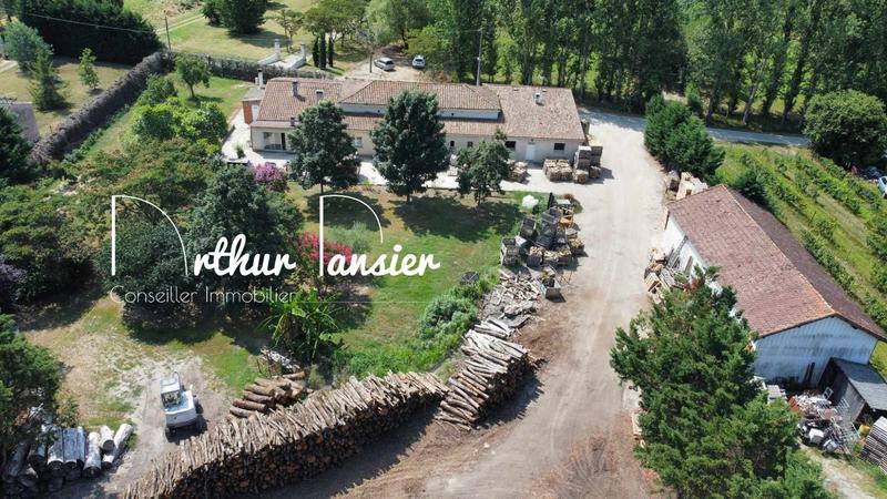 Maison - 340 m² - 8 pièces