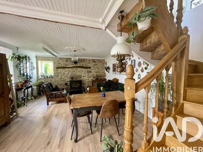 Maison de ville - 111 m² - 8 pièces