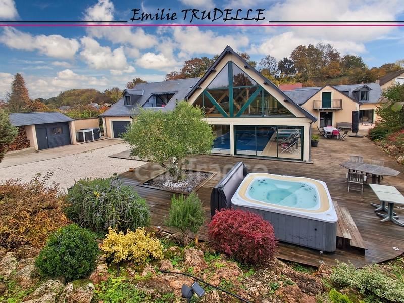 Demeure - 324 m² - 11 pièces