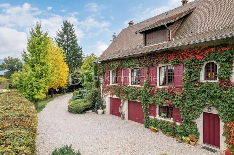 Maison de maîtres - 360 m² - 7 pièces