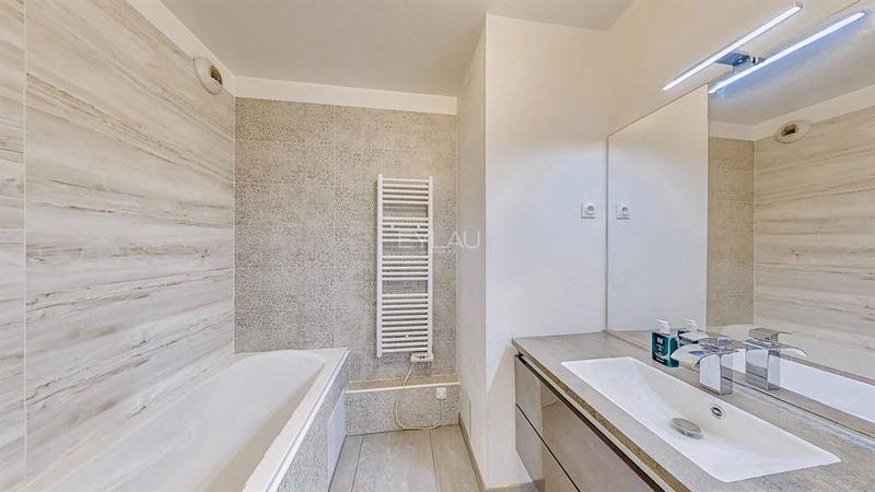 Appartement - 102 m² - 5 pièces