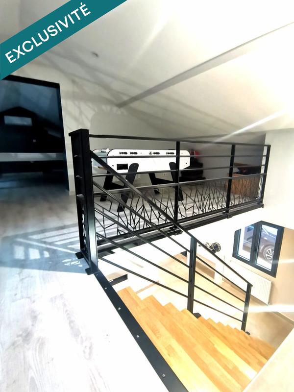 Maison - 290 m² - 9 pièces