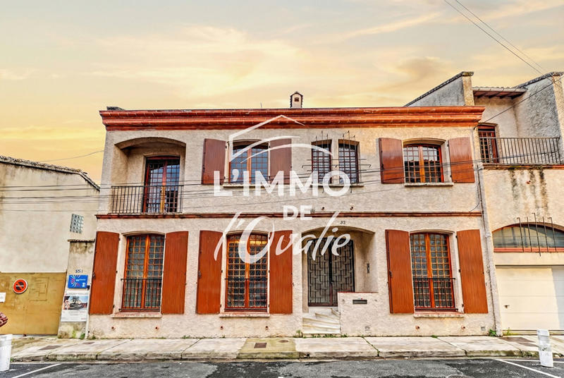 Maison - 257 m² - 9 pièces