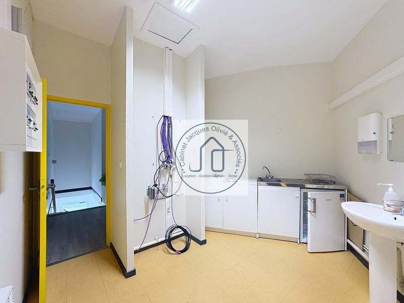 Local commercial - 450 m² - 8 pièces