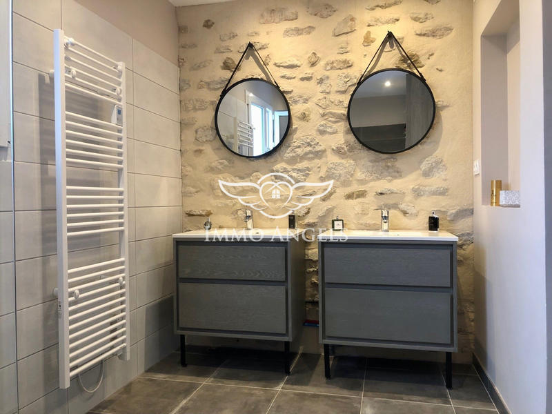 Maison traditionnelle - 163 m² - 8 pièces