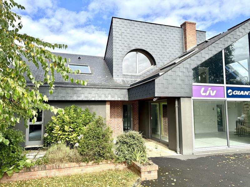 Maison traditionnelle - 361 m² - 8 pièces